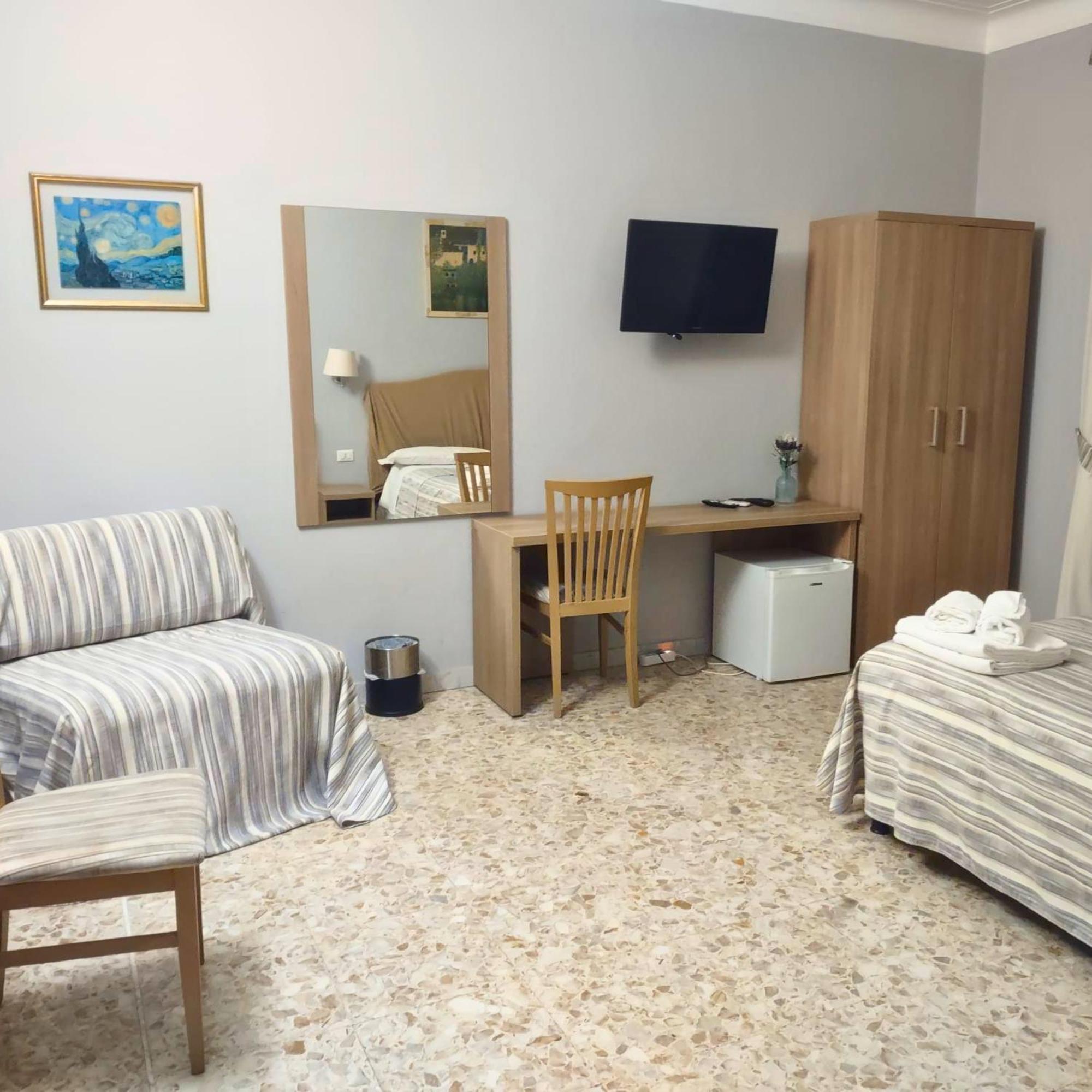 St. Anthony Guest House ローマ エクステリア 写真